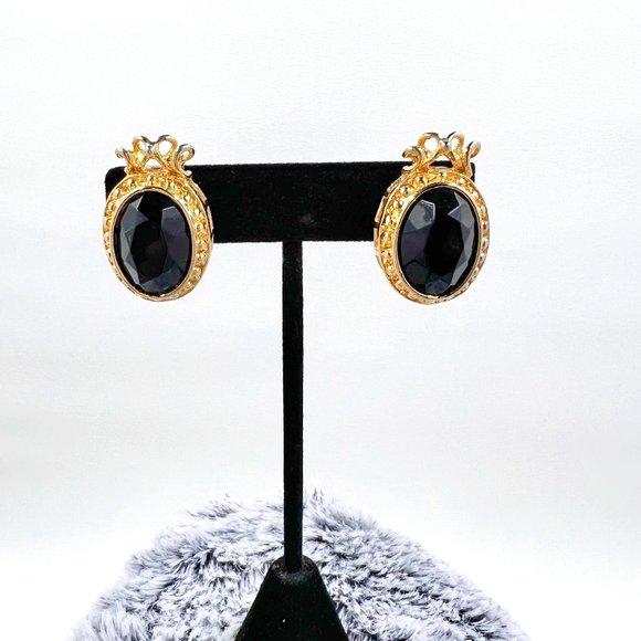 Gold Tone Oval Black Faceted Clip On Earrings - Picture 1 of 5